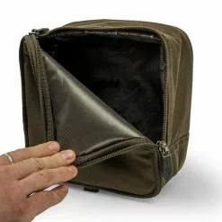 Petite Pochette Isotherme Avid Carp Compound -Accessoires de tente Soldes Magasin Avid20Carp20Compound20Insulated20Pouch7 550x550 1