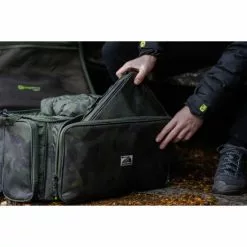 RidgeMonkey Ruggage Compact Accessory Case 330 -Accessoires de tente Soldes Magasin Taking20out20of20bagJBH03488 550x550w