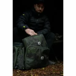 RidgeMonkey Ruggage Compact Accessory Case 330 -Accessoires de tente Soldes Magasin portrait20out20of20bag 550x550h